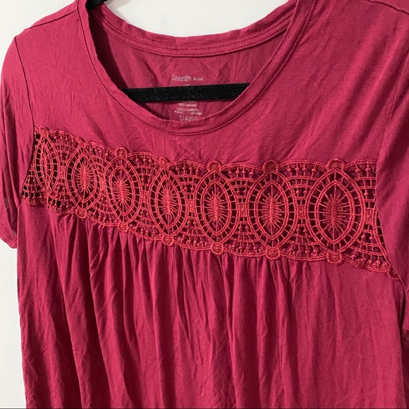 George Burgundy Crocheted Details T-Shirt | Large - Picture 3 of 5